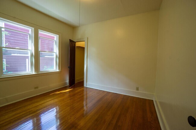 Building Photo - 853 Maryland Ave