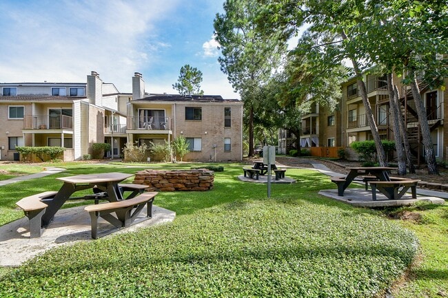 Building Photo - 3500 Tangle Brush Dr