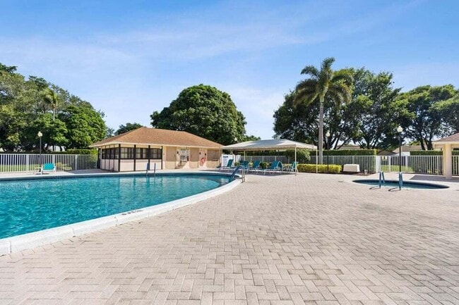 Building Photo - 2363 NW 13th Ct