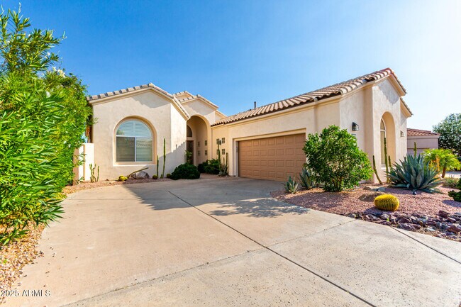 Building Photo - 11627 E Bella Vista Dr
