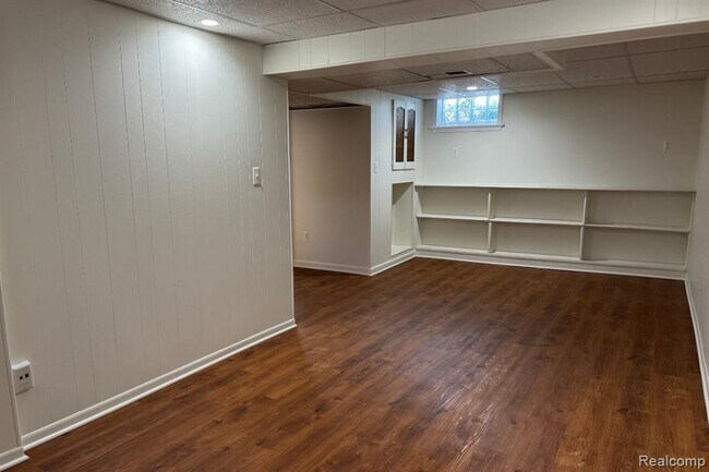 Building Photo - 128 Girard Ave
