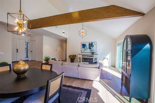 Building Photo - 32052 Via Alicia