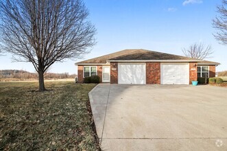 Building Photo - 3 bedroom 2 bath one level in Grain Valley