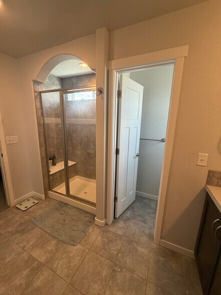 Building Photo - 6880 Cattails Dr