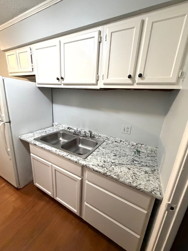 Building Photo - 222 Marigny Cir