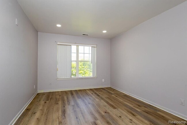 Building Photo - 46257 Cavalier Dr
