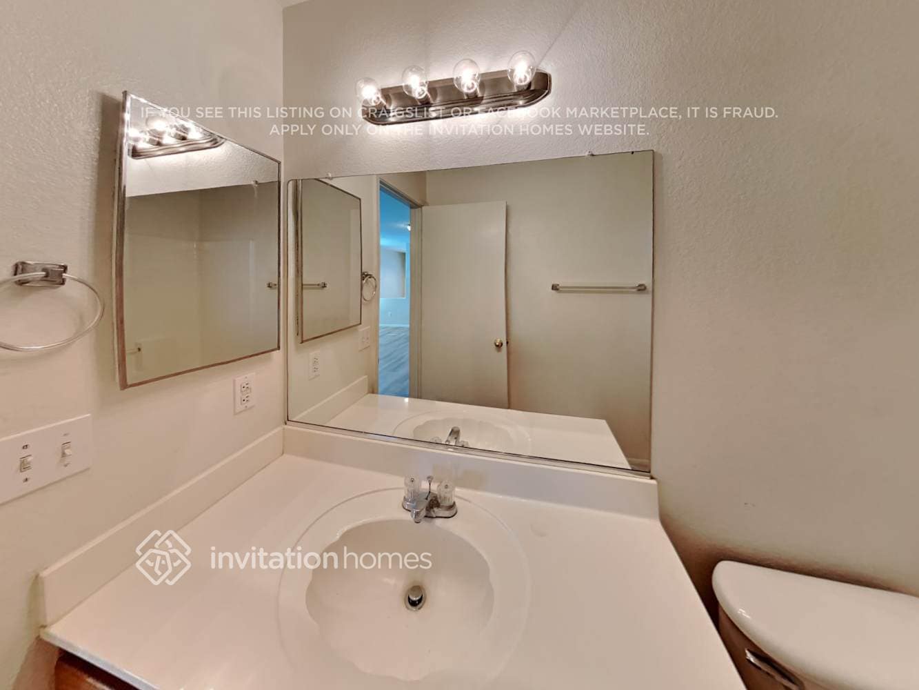 Building Photo - 8719 W Bobby Lopez Dr