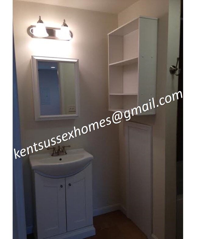 Building Photo - 206 Harrington Ave