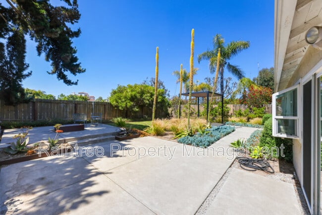 Building Photo - 1731 Rogue Isle Ct