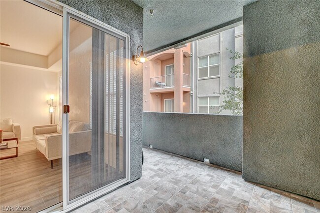 Building Photo - 38 E Serene Ave