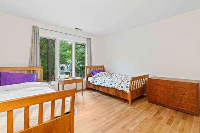 Building Photo - Gorgeous Home in Ironwoods Neighborhood Chapel Hill