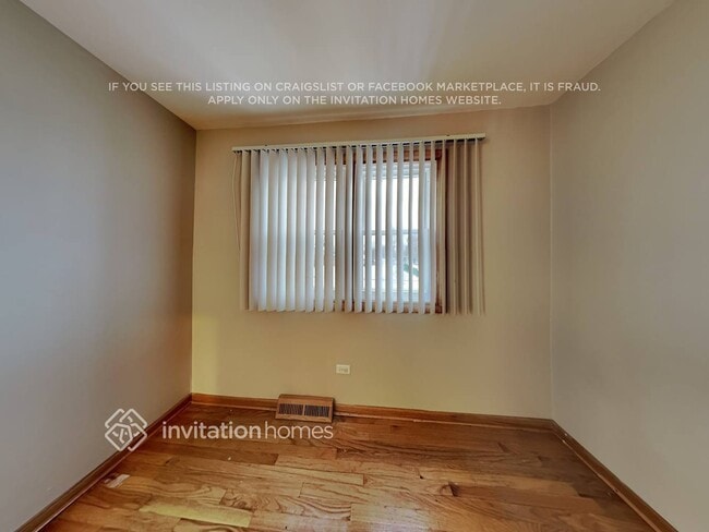 Building Photo - 13601 Cherry Ln