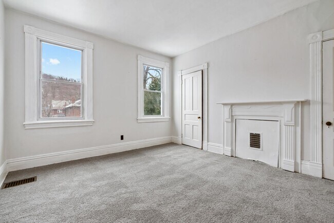 Building Photo - 67 Oregon Ave