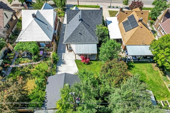 Building Photo - Elegant Yale Crest Bungalow in the Heart o...