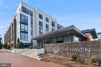 Building Photo - 145 Riverhaven Dr