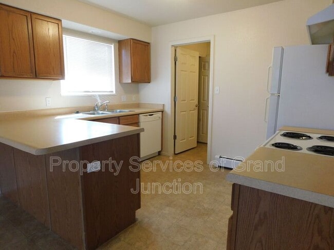 Building Photo - 434 1/2 Jornada Street