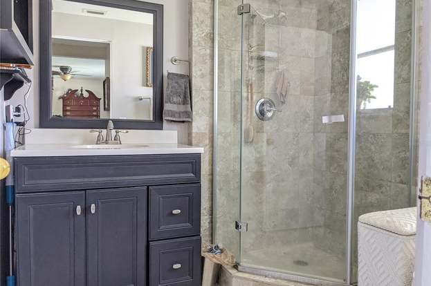 Building Photo - 644 Bonita Ct