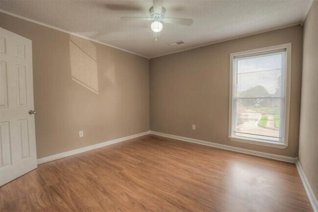 Building Photo - 5578 Sweet Gum Dr