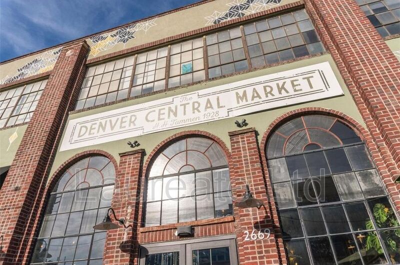 Building Photo - 3198 Blake St