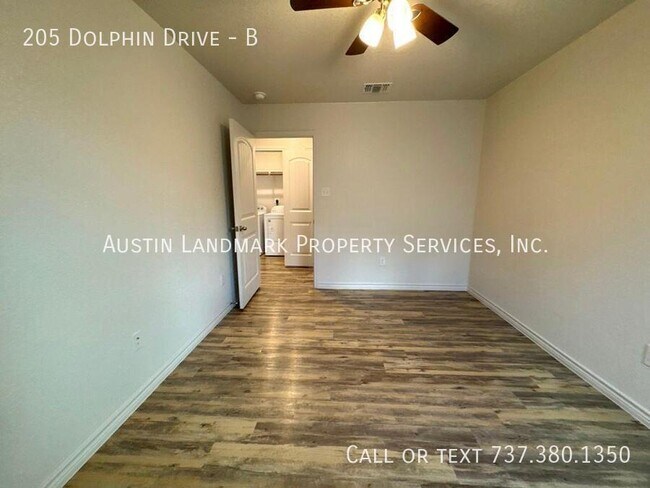 Building Photo - 205 Dolphin Dr