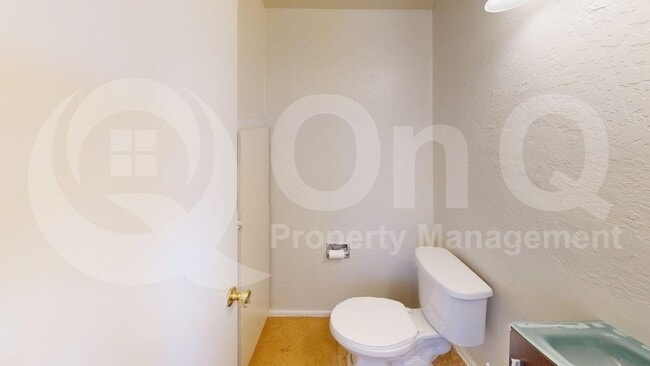 Building Photo - 2664 N 43rd Ave