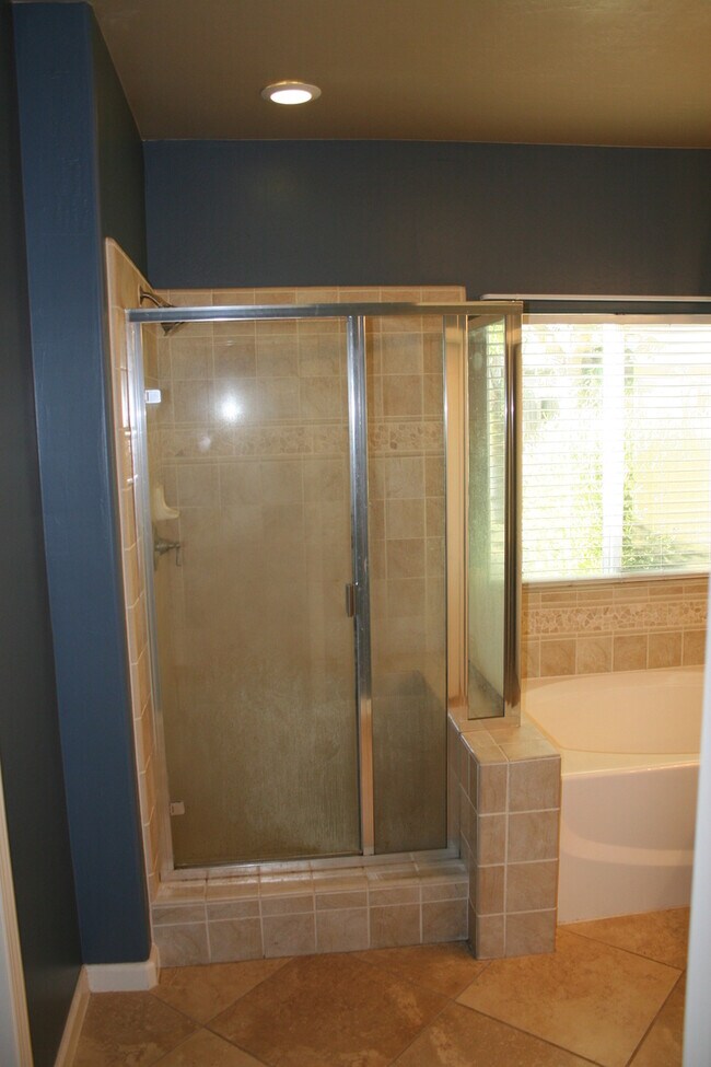 Building Photo - 12606 Willowdale Dr