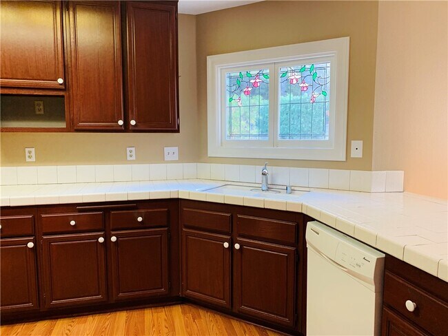 Building Photo - 23665 Meadcliff Pl