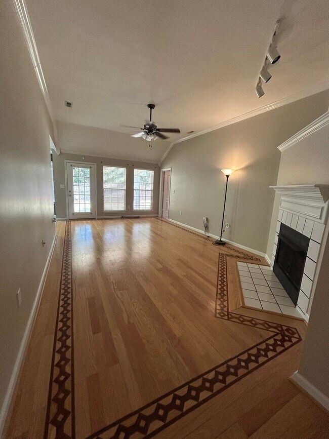 Building Photo - 5988 Vinemont Dr NW