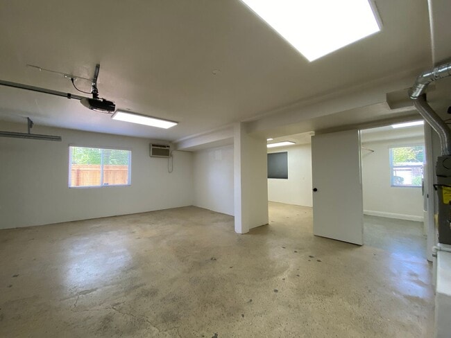 Building Photo - Great 3-Bedroom Home – Peaceful Country Living Just 8 Minutes from Hwy 78!