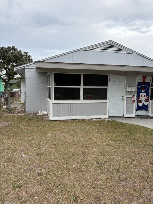 Building Photo - 861-863 22nd Ave S