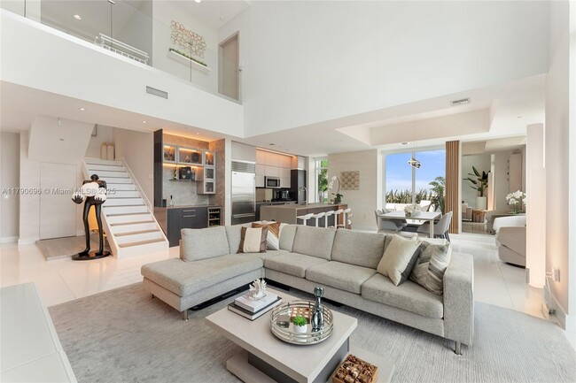 Building Photo - 950 Brickell Bay Dr