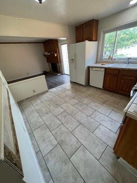 Building Photo - 1433 Kew Gardens Dr