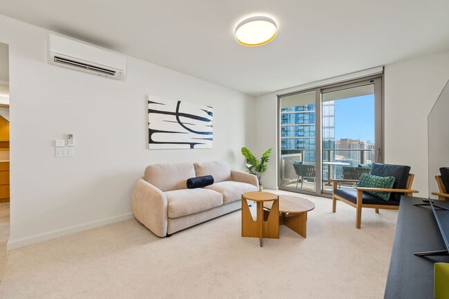 Building Photo - Sky Ala Moana (West) #3305 - Fully Furnished 1 BR/1 BA/1 Parking