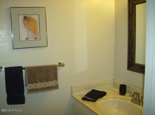 Building Photo - Resort Living at Scottsdale Road and Lincoln next to the Borgata!!  Minutes to Kierland and Old T...