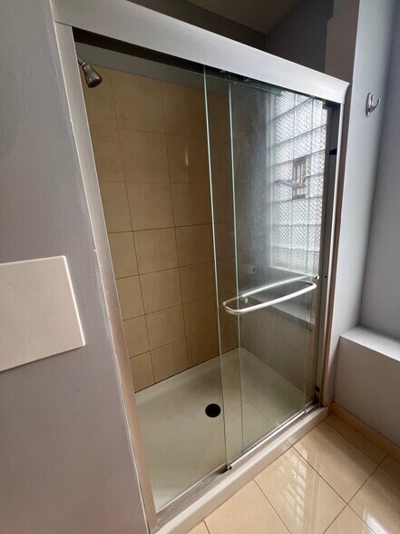 upstairs bathroom - 2114 W Lyndale St