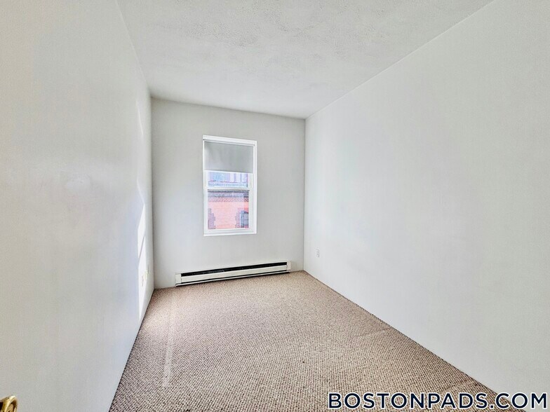 Building Photo - 111 Norway St