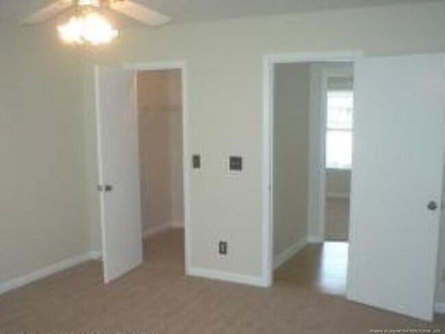 Building Photo - 513 Woodberry Cir