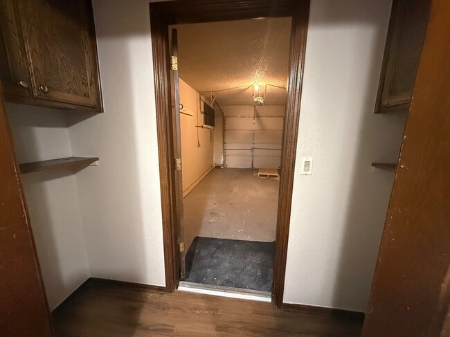 Building Photo - 1015 Swan Lake Ct
