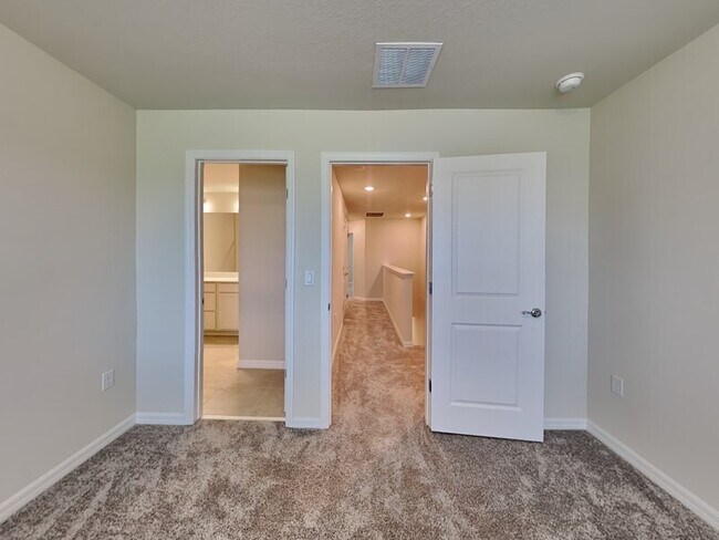 Building Photo - 3187 Emerald Acrs Ln