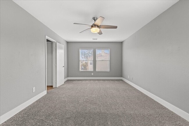 Building Photo - Fabulous Home!