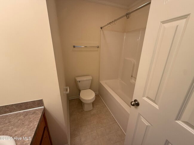 Building Photo - 4033 Cobblestone Dr