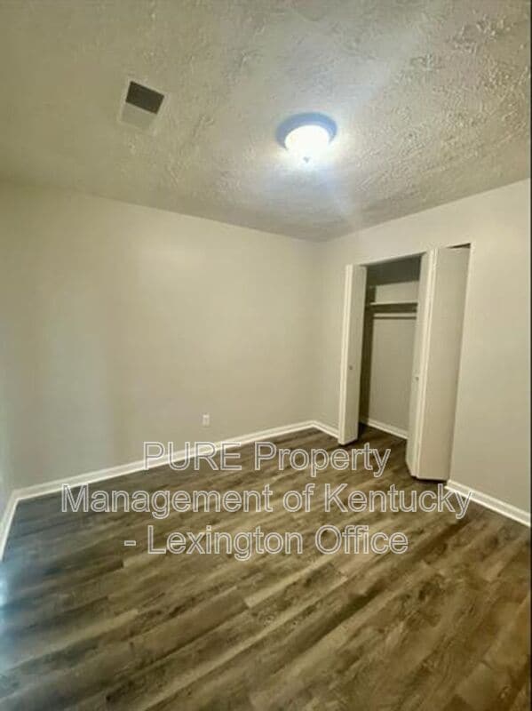 Building Photo - 301 Christy Allyn Ct