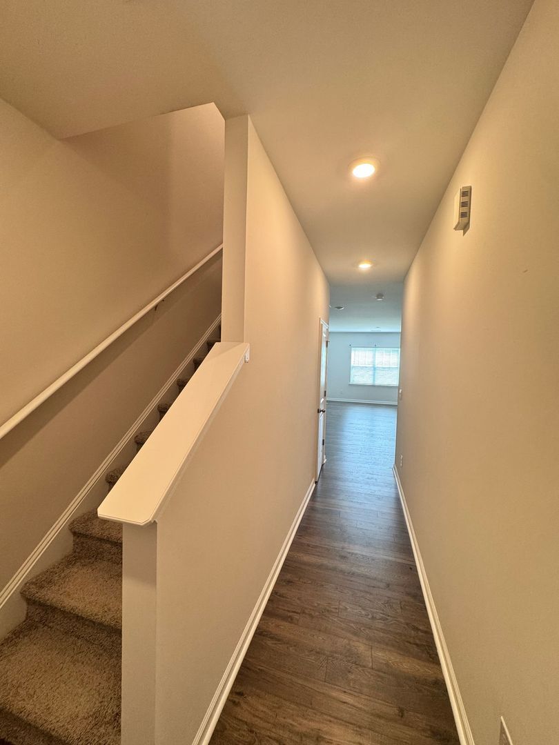 Building Photo - 120 Sunriff CT