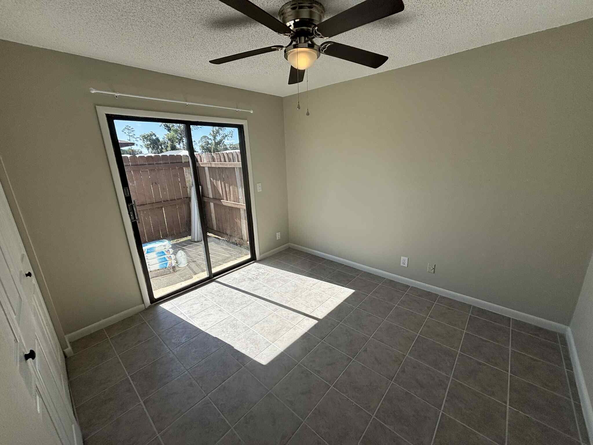 Building Photo - 3815 NW Huntsboro St