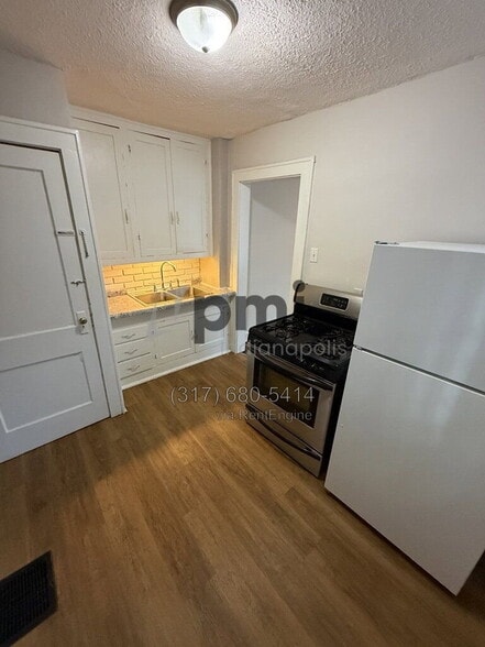 Building Photo - 943 N Drexel Ave