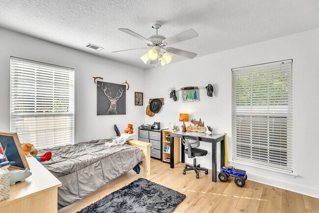 Building Photo - Gorgeously Updated 4 Bed/3.5 Bath in Tranquilla Hall - Buckhead