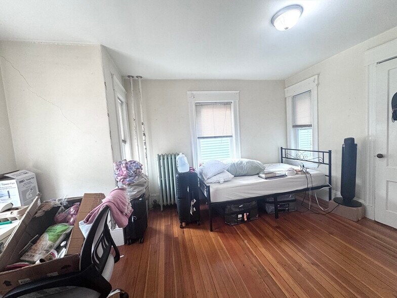 Building Photo - 95 Boylston St