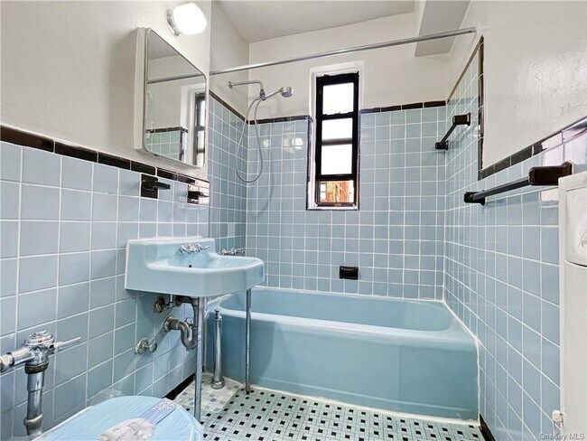 Building Photo - 3130 Grand Concourse