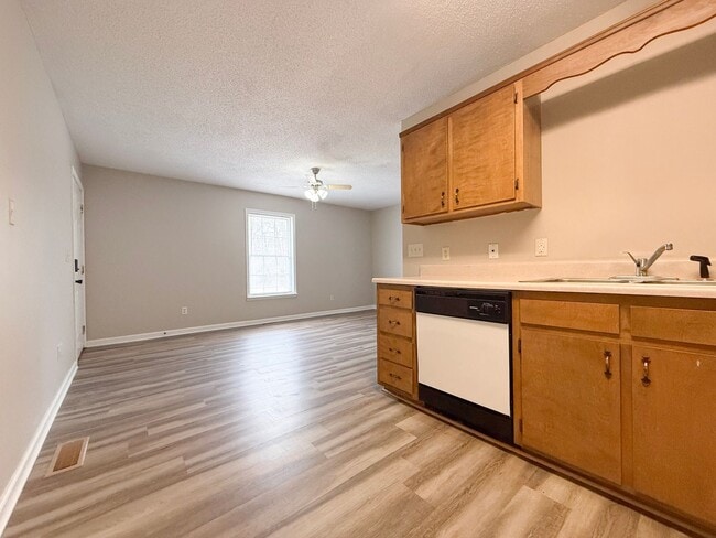 Building Photo - 1948 E First St