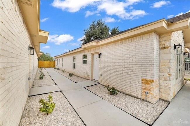 Building Photo - 1316 N McColl Rd